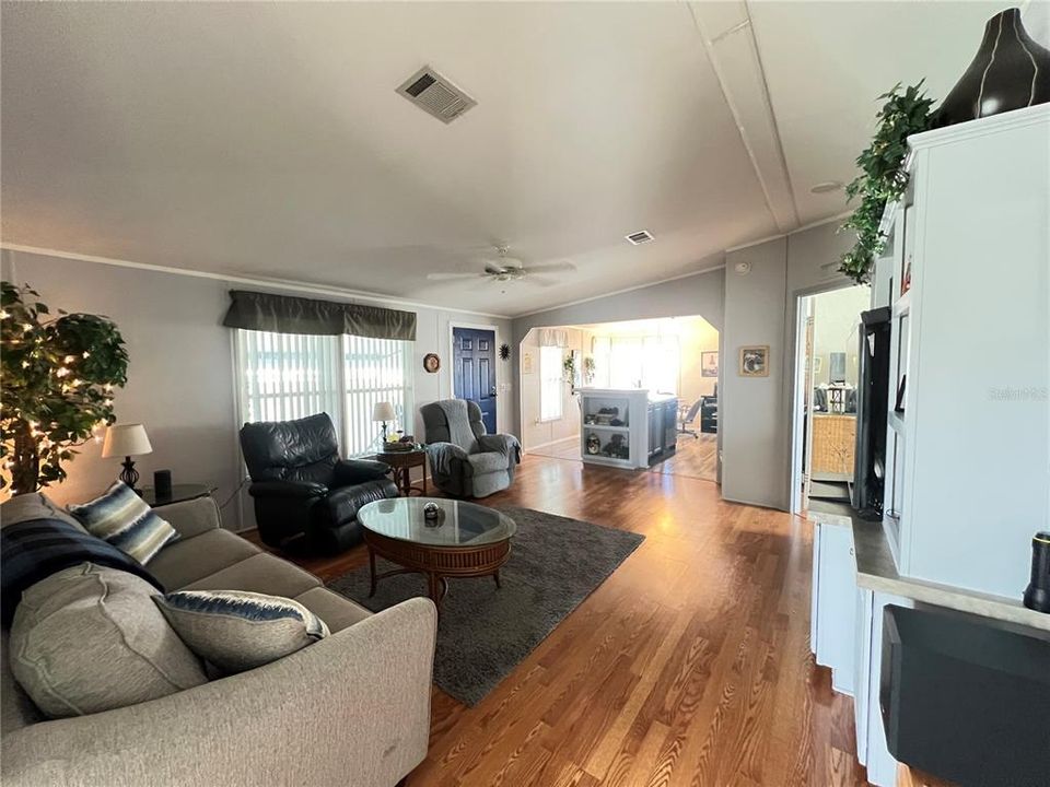 На продажу: $139,000 (3 спален, 2 ванн, 1188 Квадратных фут)