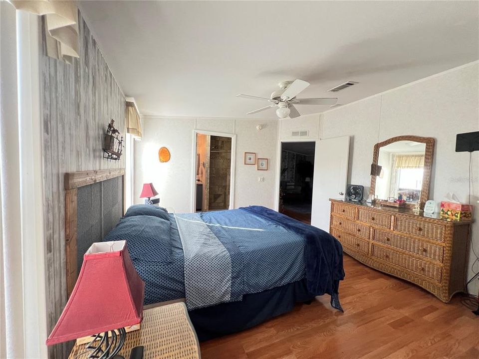 На продажу: $139,000 (3 спален, 2 ванн, 1188 Квадратных фут)