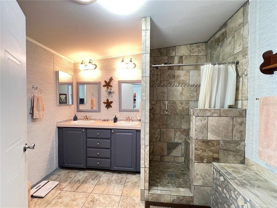 На продажу: $139,000 (3 спален, 2 ванн, 1188 Квадратных фут)