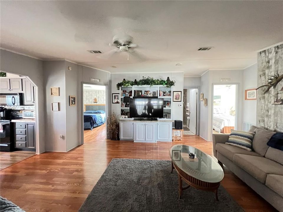 На продажу: $139,000 (3 спален, 2 ванн, 1188 Квадратных фут)