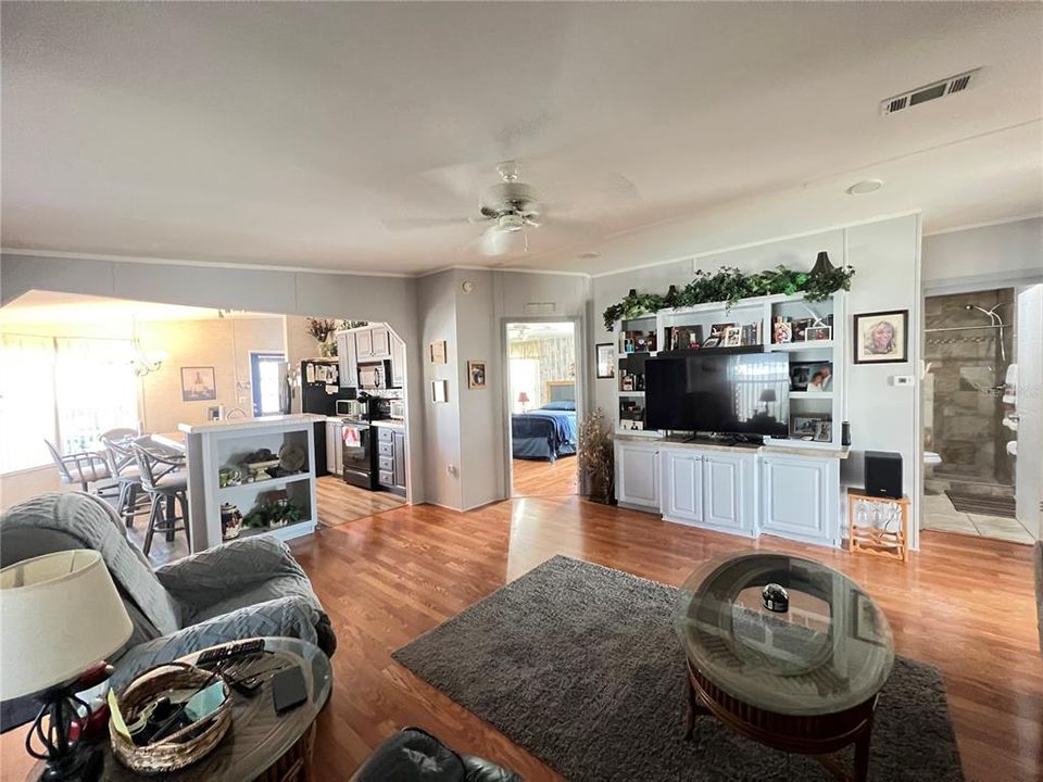 На продажу: $139,000 (3 спален, 2 ванн, 1188 Квадратных фут)