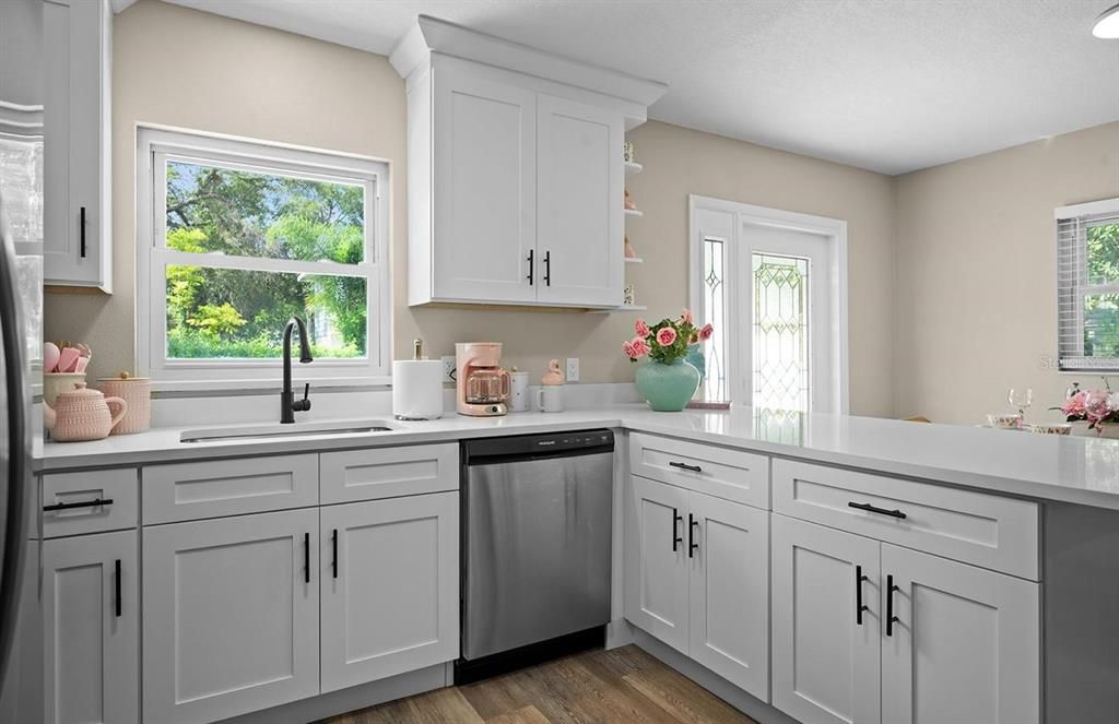 For Sale: $489,000 (4 beds, 3 baths, 1725 Square Feet)