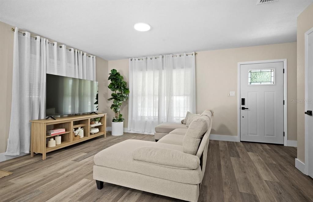 For Sale: $489,000 (4 beds, 3 baths, 1725 Square Feet)