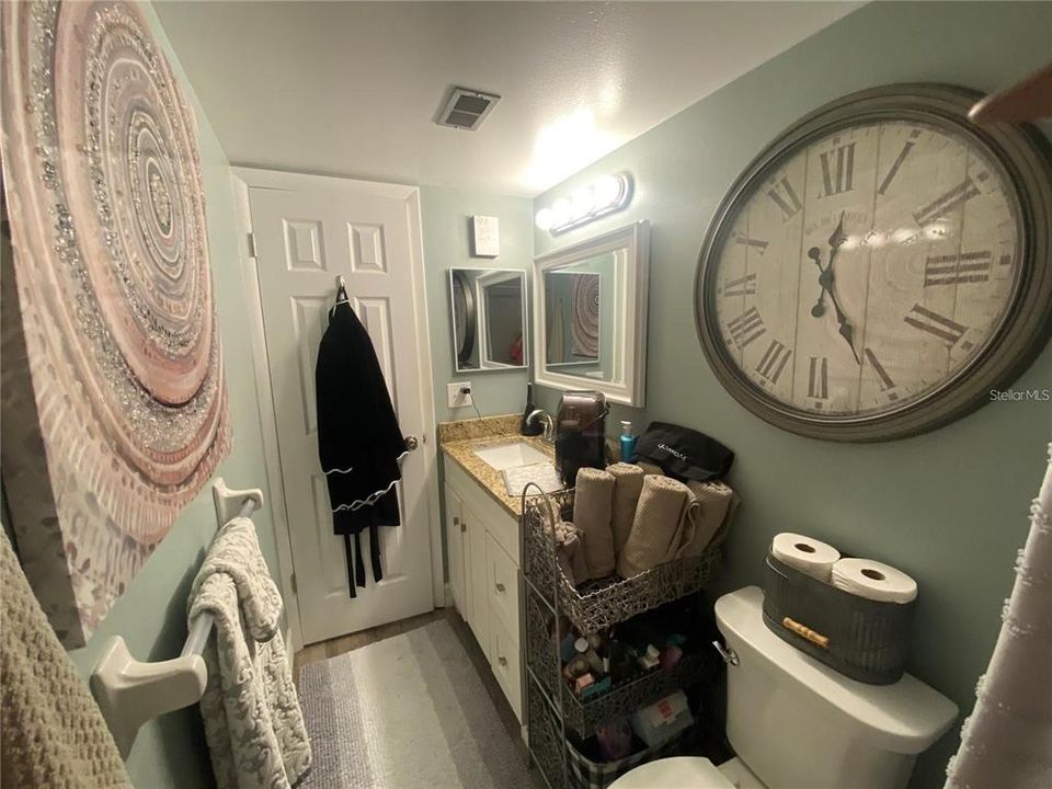 For Sale: $155,000 (2 beds, 2 baths, 991 Square Feet)