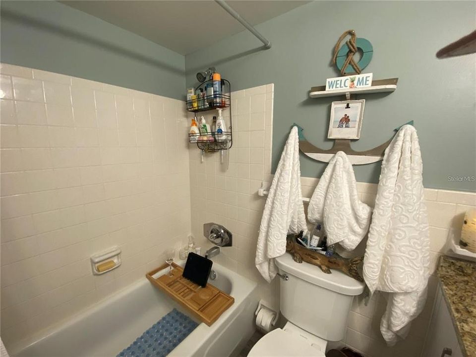 For Sale: $155,000 (2 beds, 2 baths, 991 Square Feet)