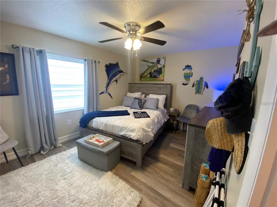 For Sale: $155,000 (2 beds, 2 baths, 991 Square Feet)