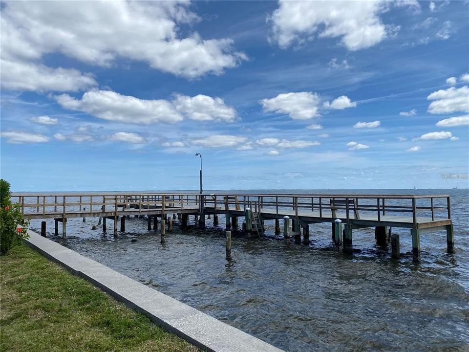 For Sale: $155,000 (2 beds, 2 baths, 991 Square Feet)