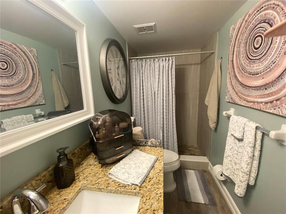 For Sale: $155,000 (2 beds, 2 baths, 991 Square Feet)