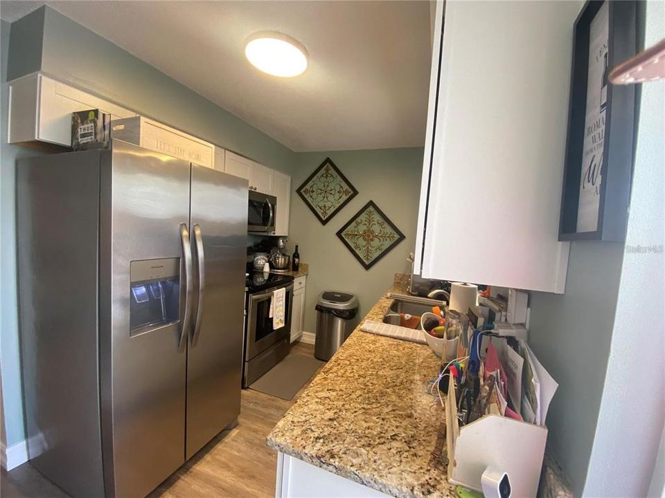 For Sale: $155,000 (2 beds, 2 baths, 991 Square Feet)