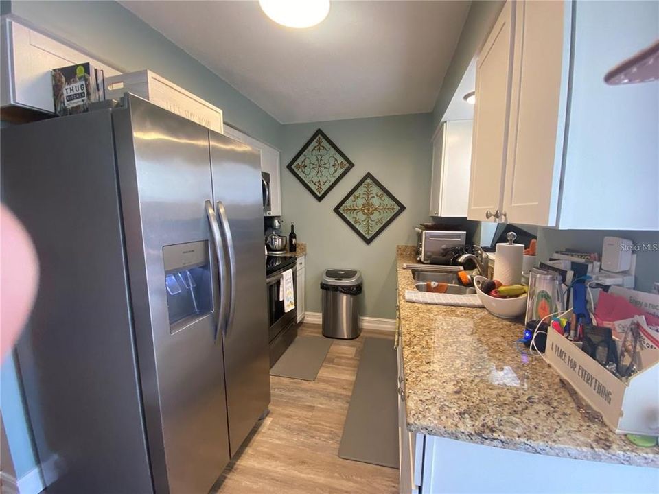 For Sale: $155,000 (2 beds, 2 baths, 991 Square Feet)