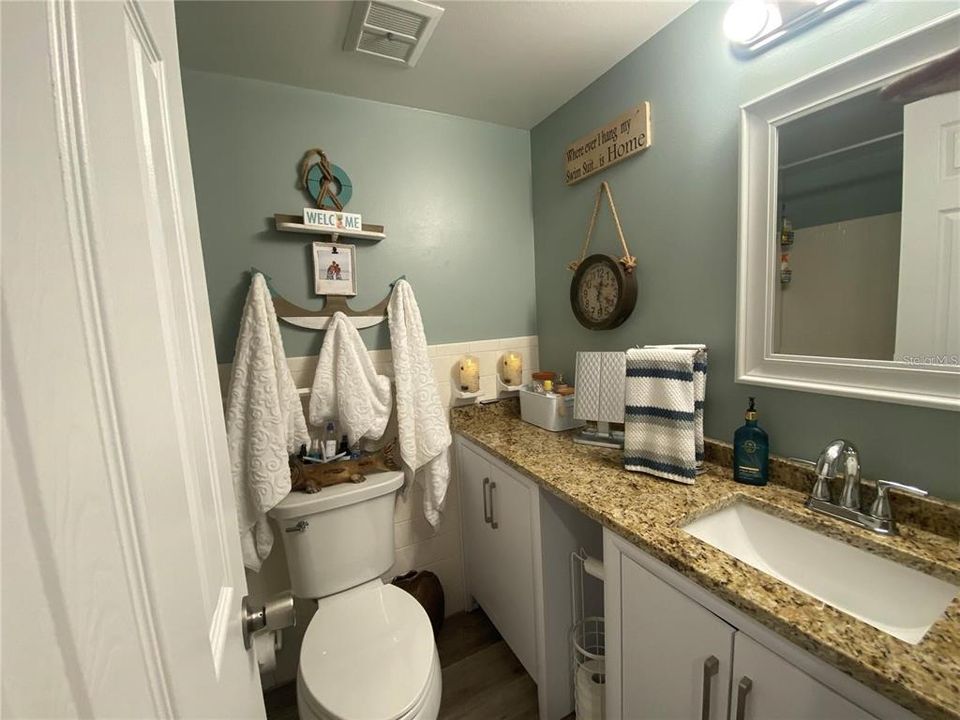 For Sale: $155,000 (2 beds, 2 baths, 991 Square Feet)