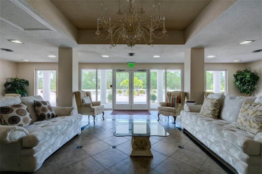 For Rent: $2,300 (2 beds, 2 baths, 1055 Square Feet)