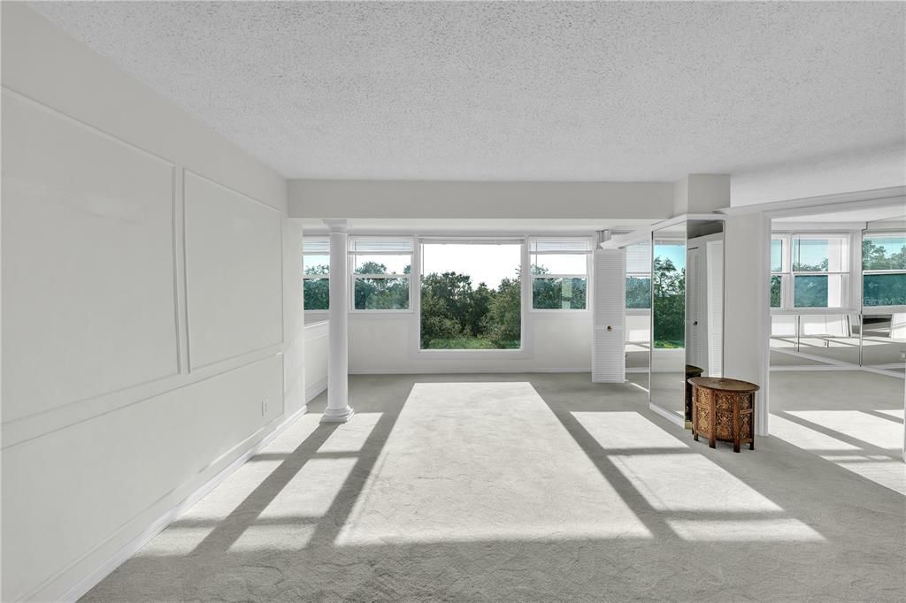 For Rent: $2,300 (2 beds, 2 baths, 1055 Square Feet)