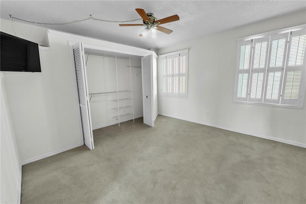 For Rent: $2,300 (2 beds, 2 baths, 1055 Square Feet)