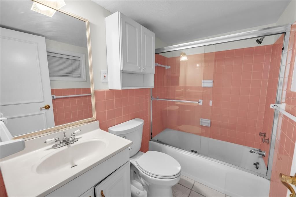 For Rent: $2,300 (2 beds, 2 baths, 1055 Square Feet)