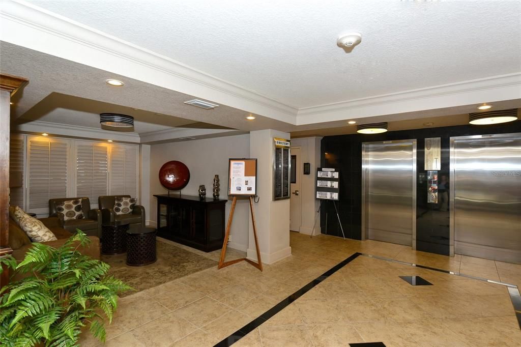 For Rent: $2,300 (2 beds, 2 baths, 1055 Square Feet)