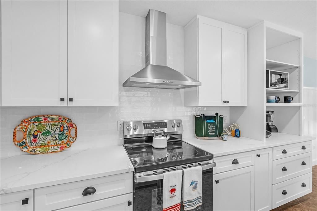 For Sale: $1,450,000 (3 beds, 2 baths, 1552 Square Feet)