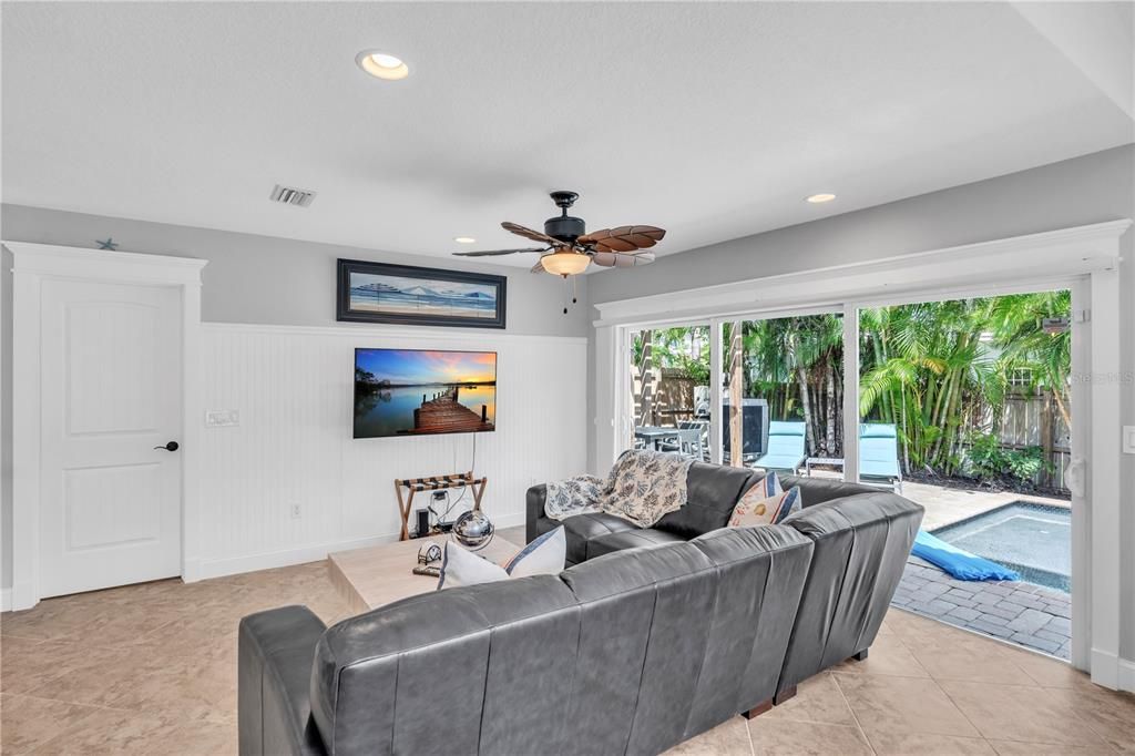 For Sale: $1,450,000 (3 beds, 2 baths, 1552 Square Feet)