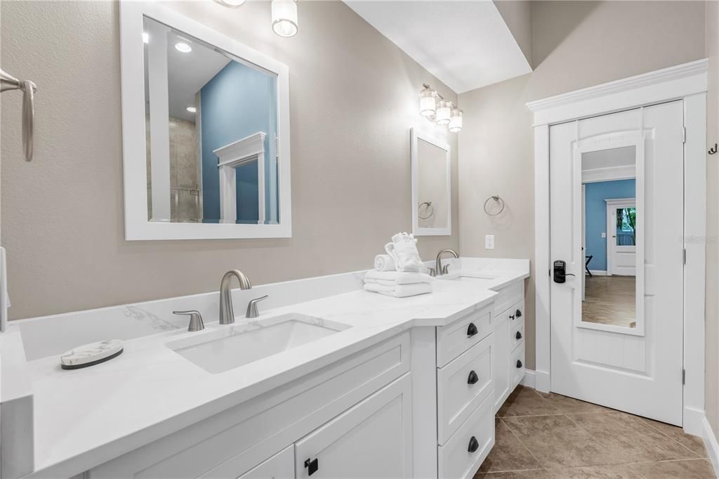 For Sale: $1,450,000 (3 beds, 2 baths, 1552 Square Feet)