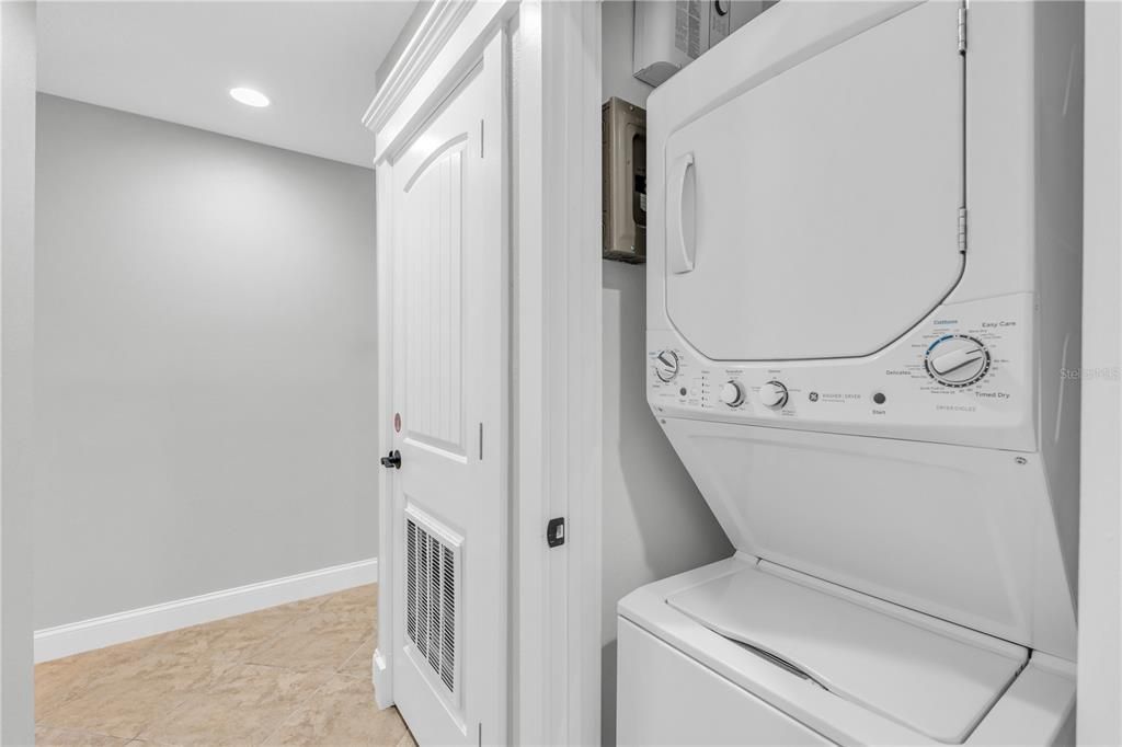 For Sale: $1,450,000 (3 beds, 2 baths, 1552 Square Feet)