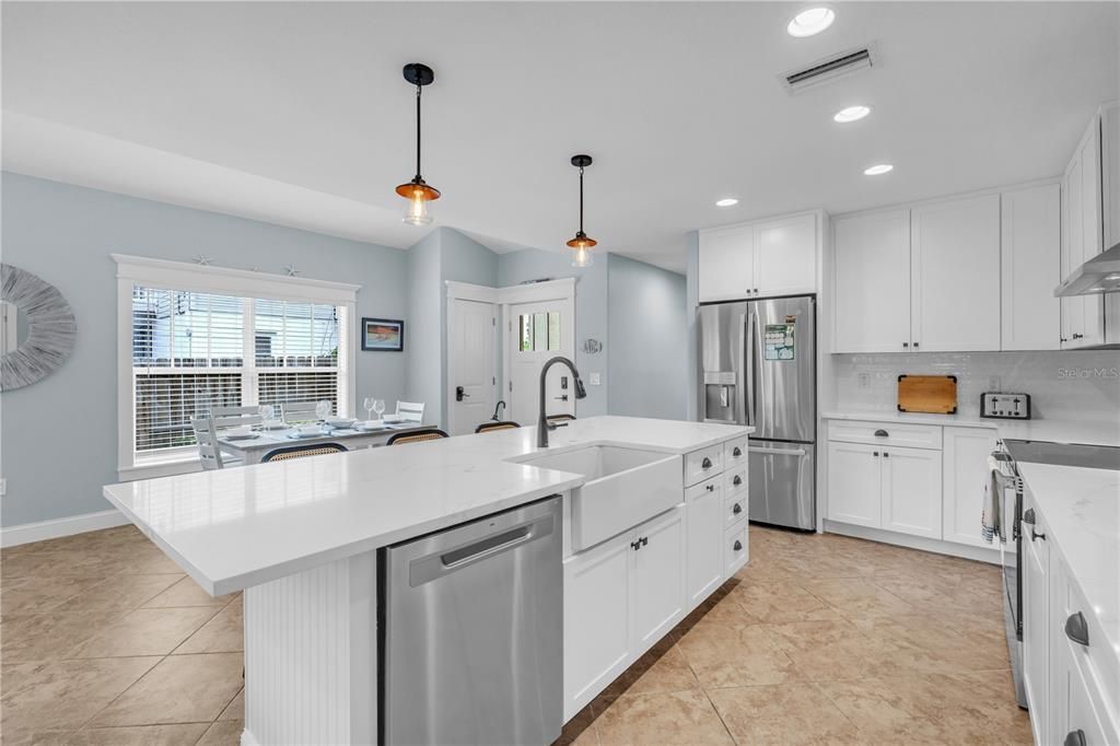 For Sale: $1,450,000 (3 beds, 2 baths, 1552 Square Feet)