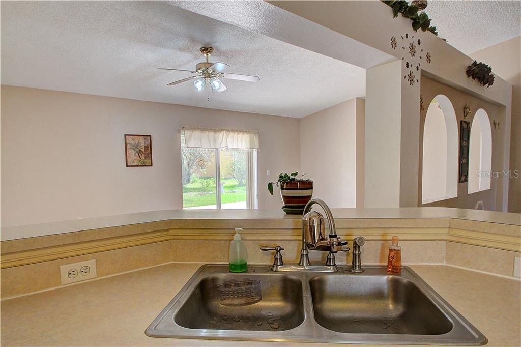 出租: $2,300 (3 贝兹, 2 浴室, 1874 平方英尺)