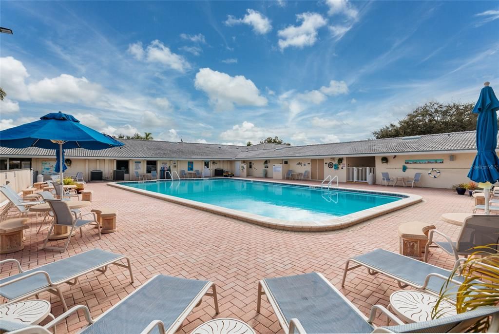 For Sale: $169,900 (2 beds, 1 baths, 1085 Square Feet)