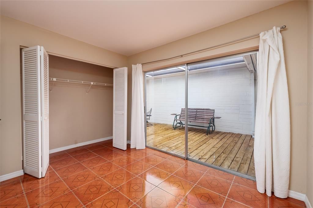 For Sale: $169,900 (2 beds, 1 baths, 1085 Square Feet)