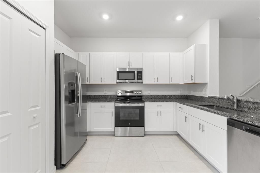 待售: $295,000 (3 贝兹, 2 浴室, 1634 平方英尺)