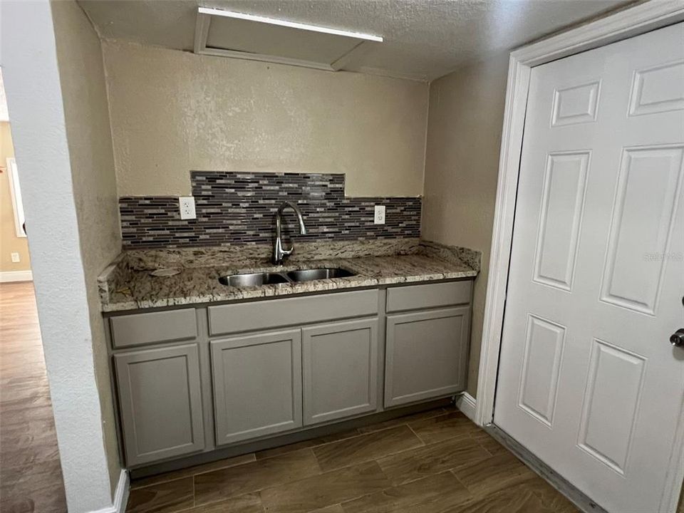 待售: $299,000 (3 贝兹, 2 浴室, 1280 平方英尺)