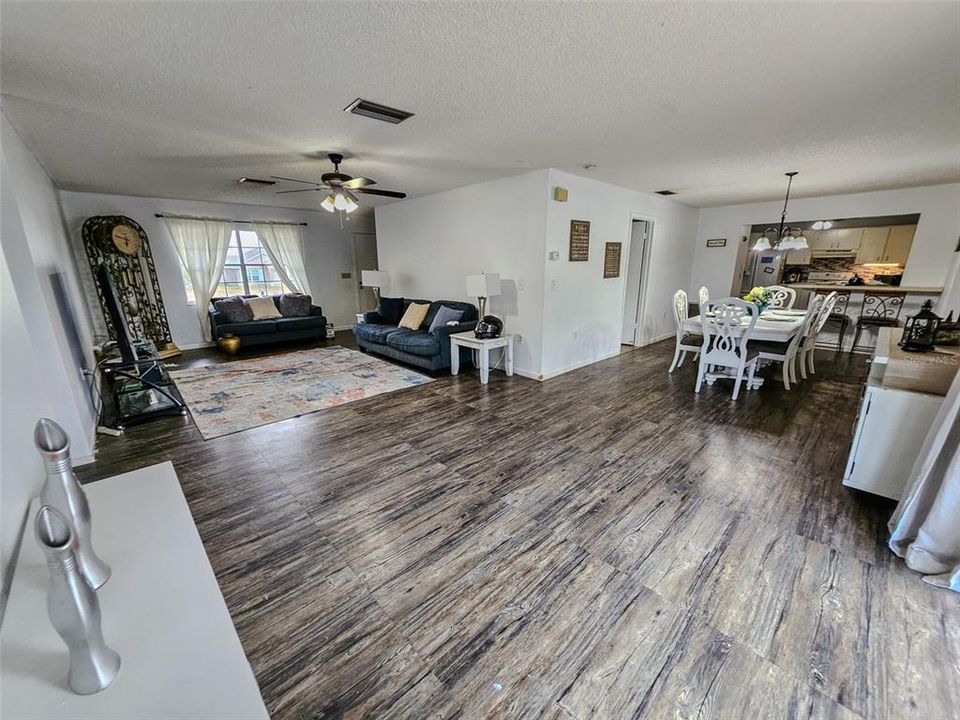 En Venta: $225,000 (3 camas, 2 baños, 1659 Pies cuadrados)