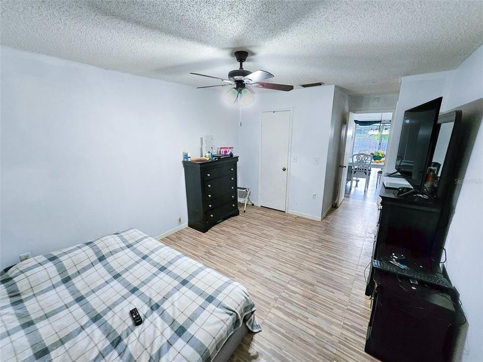 En Venta: $225,000 (3 camas, 2 baños, 1659 Pies cuadrados)