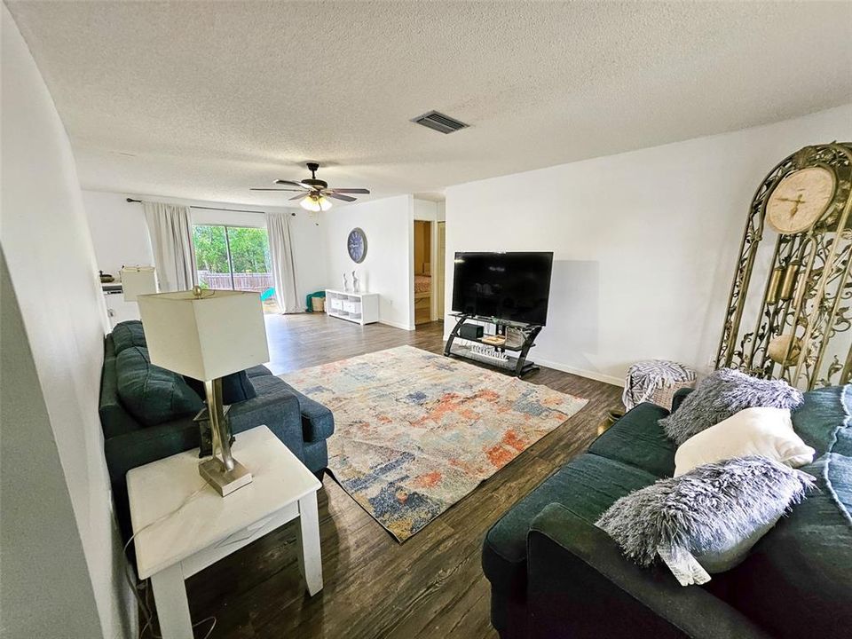 En Venta: $225,000 (3 camas, 2 baños, 1659 Pies cuadrados)