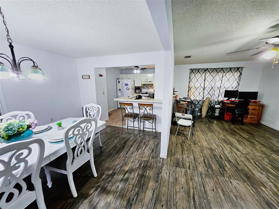 En Venta: $225,000 (3 camas, 2 baños, 1659 Pies cuadrados)