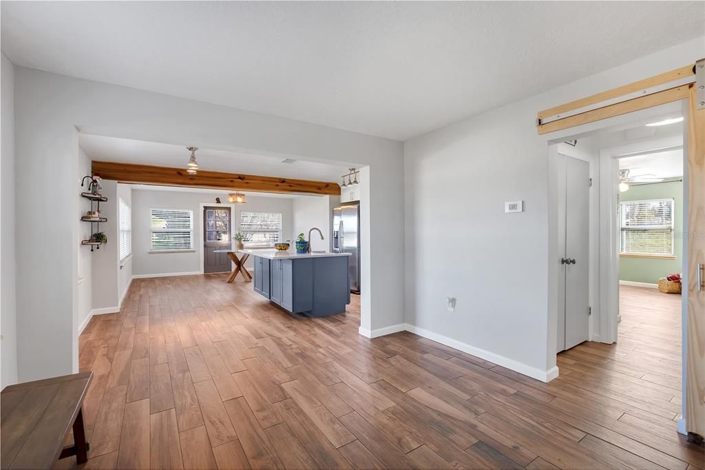 На продажу: $379,000 (3 спален, 2 ванн, 1762 Квадратных фут)