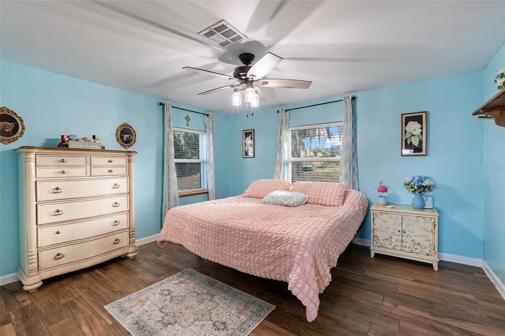 На продажу: $379,000 (3 спален, 2 ванн, 1762 Квадратных фут)