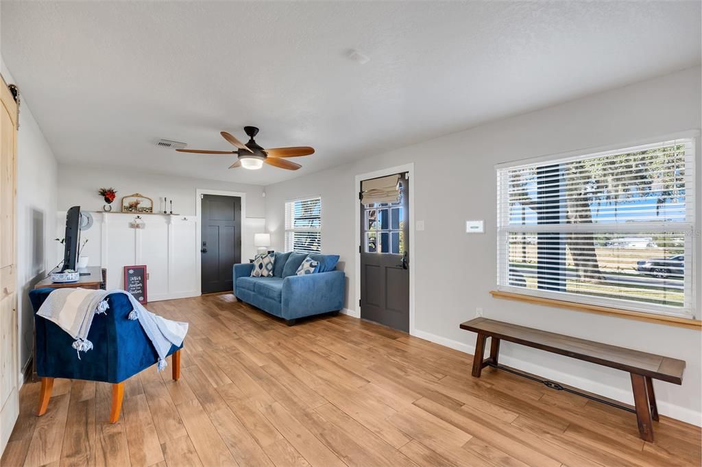 На продажу: $379,000 (3 спален, 2 ванн, 1762 Квадратных фут)