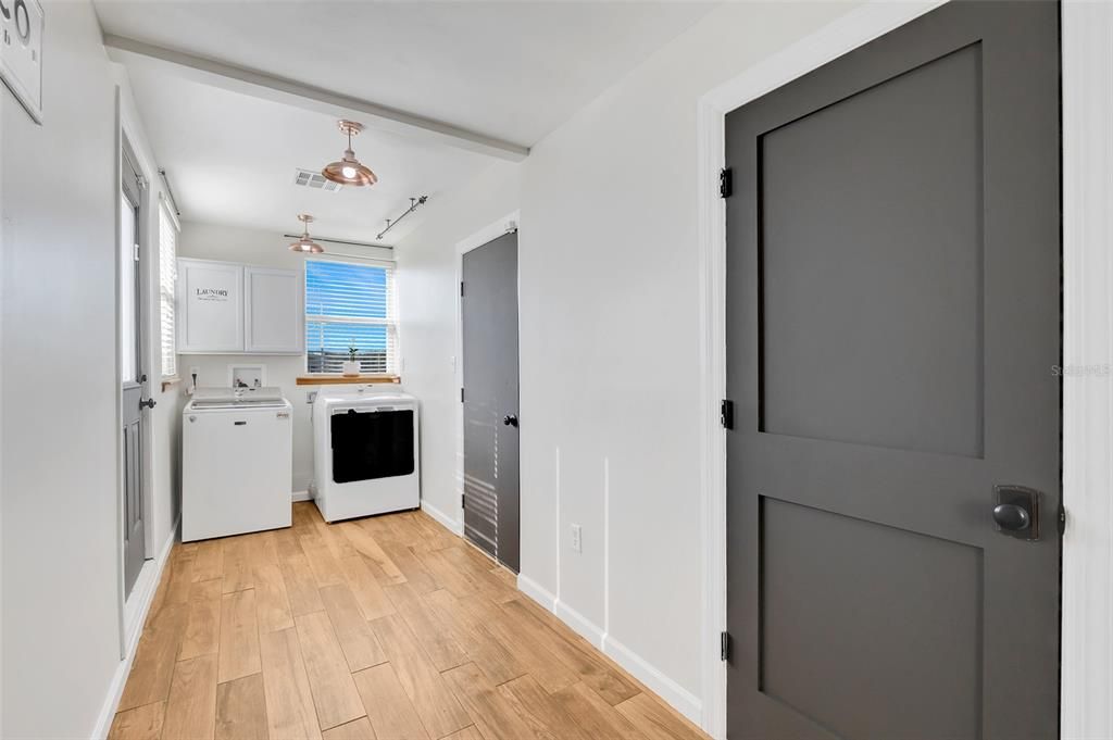 На продажу: $379,000 (3 спален, 2 ванн, 1762 Квадратных фут)