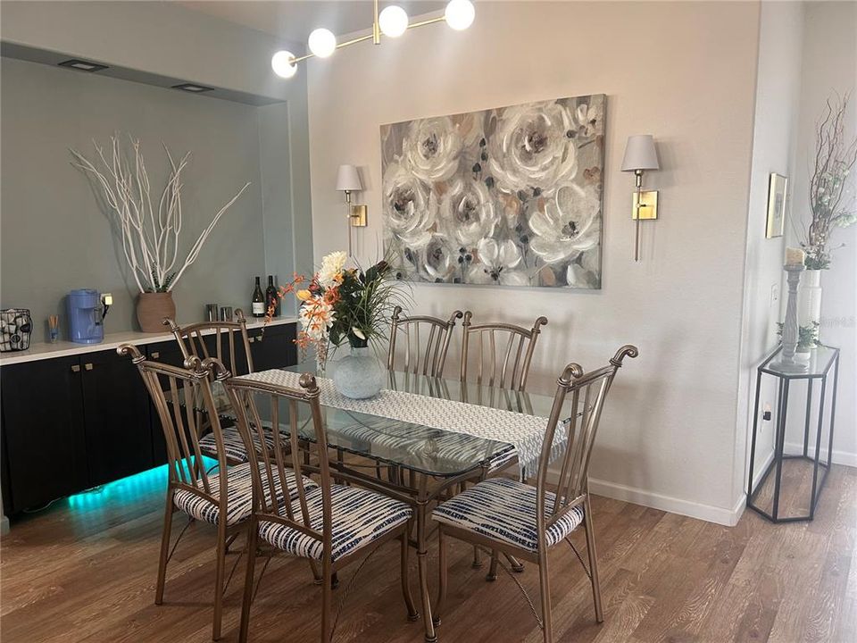 出租: $2,500 (3 贝兹, 2 浴室, 1736 平方英尺)