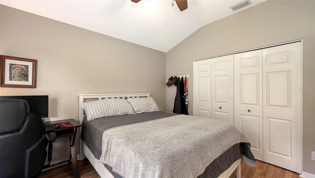 En Venta: $779,900 (4 camas, 3 baños, 2604 Pies cuadrados)