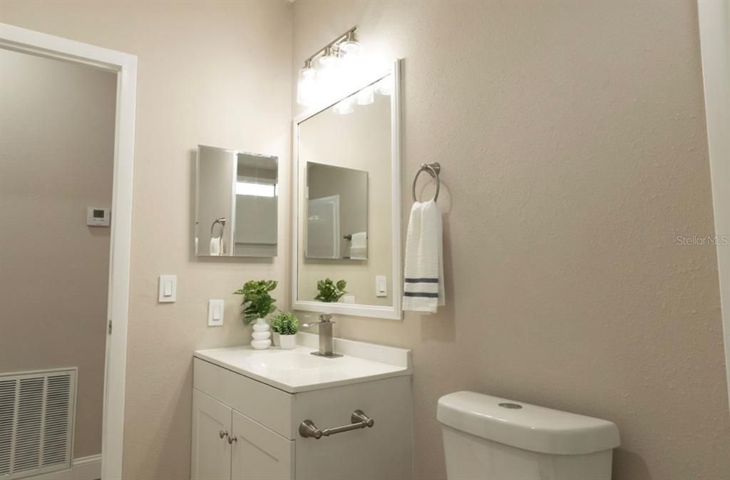 На продажу: $190,000 (2 спален, 2 ванн, 1056 Квадратных фут)