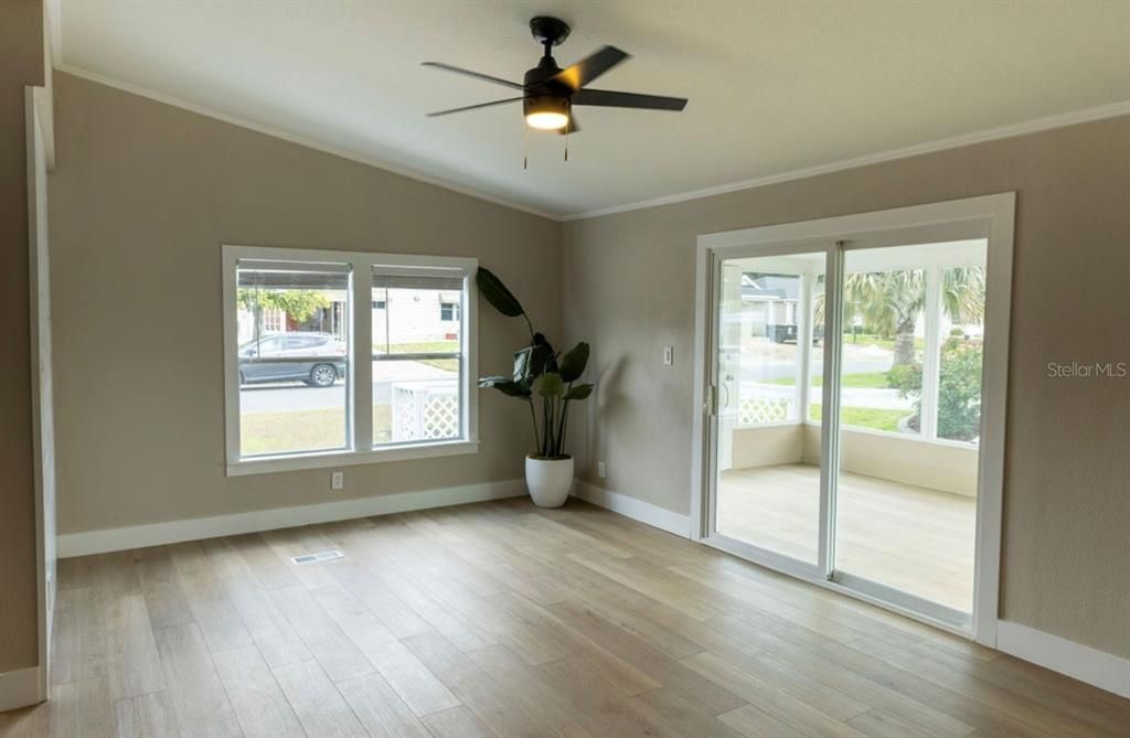 На продажу: $190,000 (2 спален, 2 ванн, 1056 Квадратных фут)