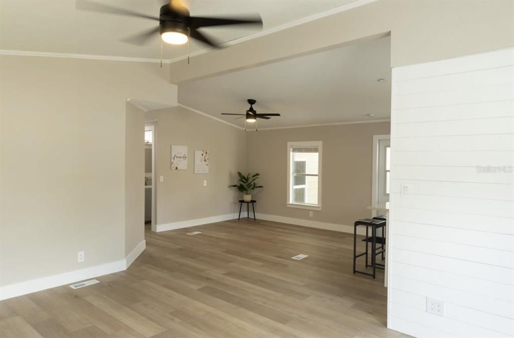 На продажу: $190,000 (2 спален, 2 ванн, 1056 Квадратных фут)