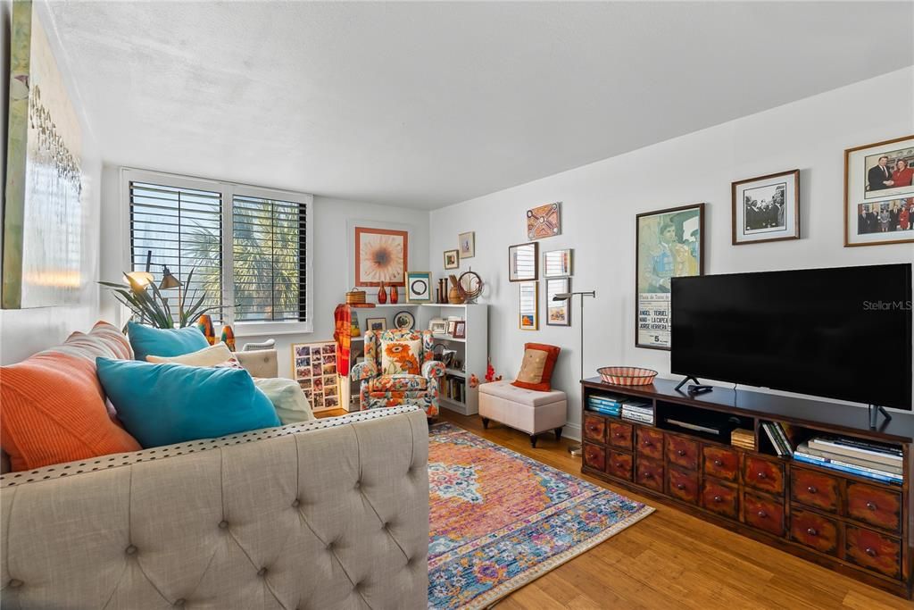 出租: $2,700 (2 贝兹, 2 浴室, 1335 平方英尺)