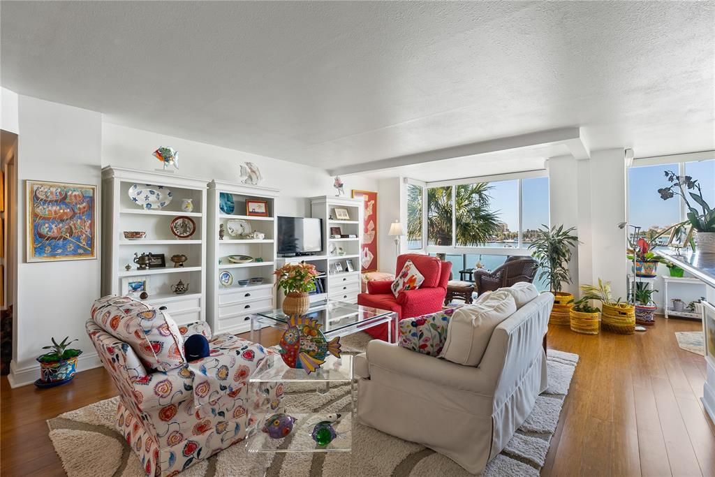 出租: $2,700 (2 贝兹, 2 浴室, 1335 平方英尺)