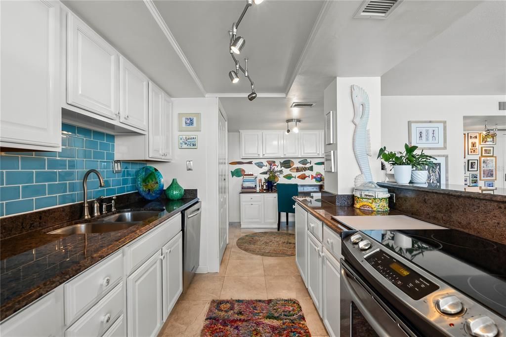 出租: $2,700 (2 贝兹, 2 浴室, 1335 平方英尺)