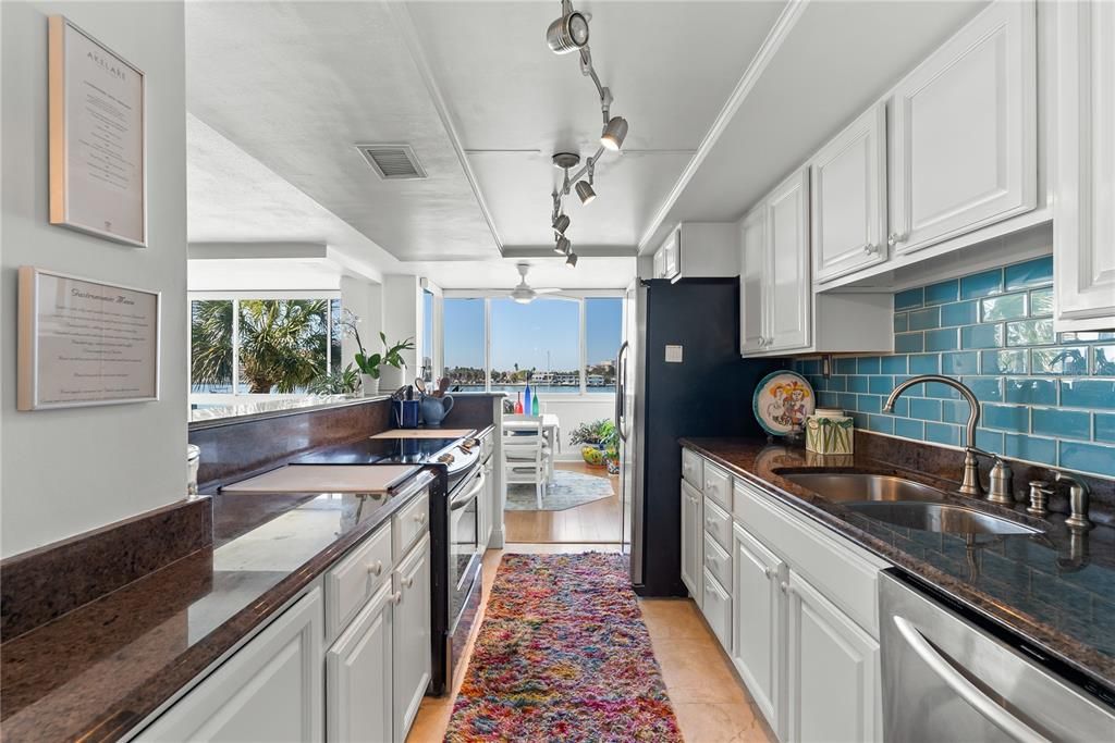 出租: $2,700 (2 贝兹, 2 浴室, 1335 平方英尺)