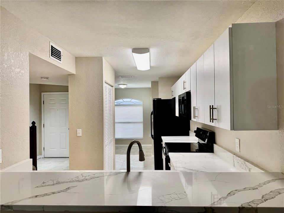 出租: $2,200 (2 贝兹, 2 浴室, 1475 平方英尺)