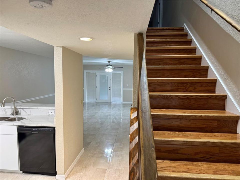 出租: $2,200 (2 贝兹, 2 浴室, 1475 平方英尺)