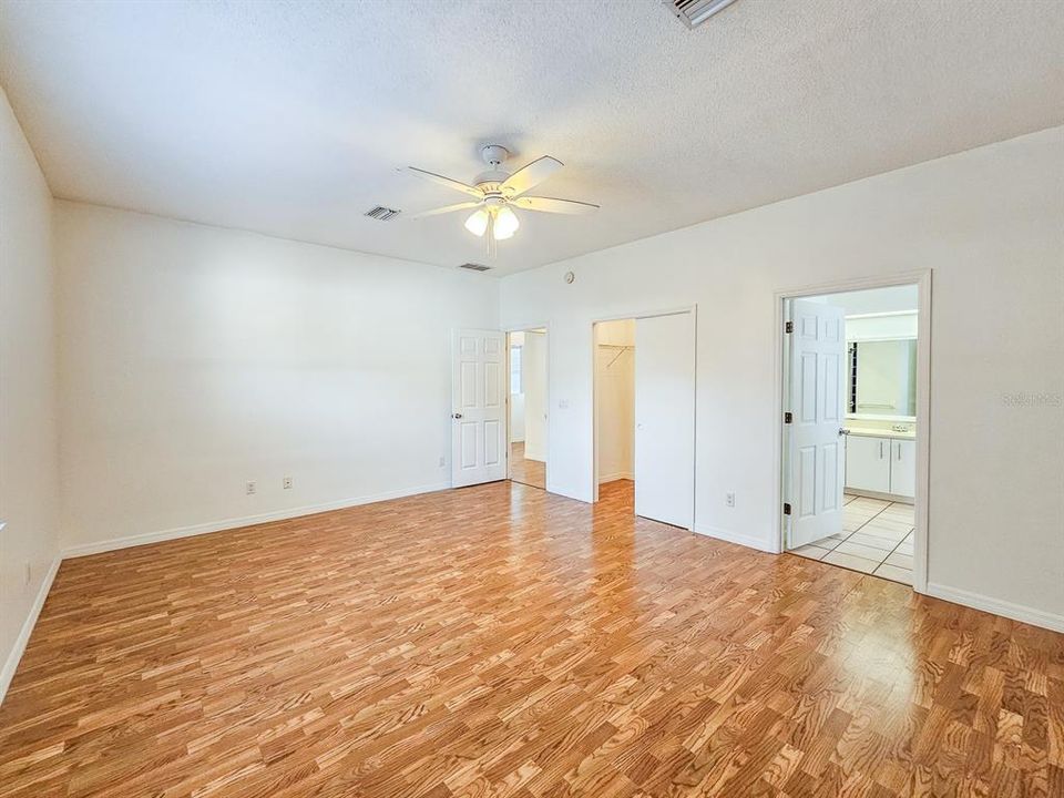 For Sale: $315,000 (3 beds, 2 baths, 1807 Square Feet)